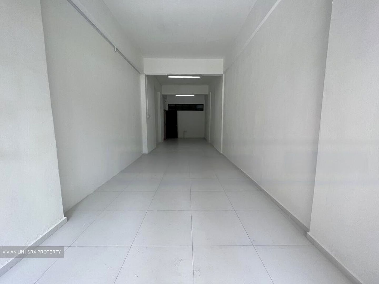 Crawford Lane (D7), Retail #584319601